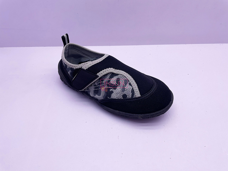 AQUA SHOES
