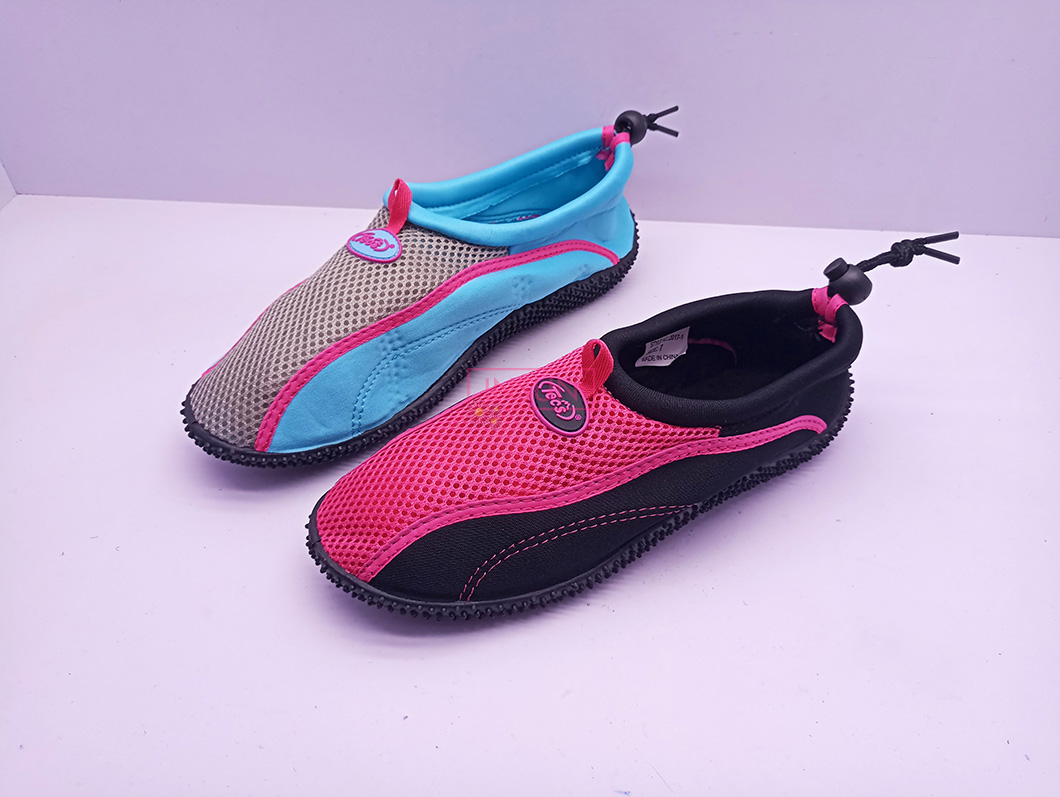 AQUA SHOES