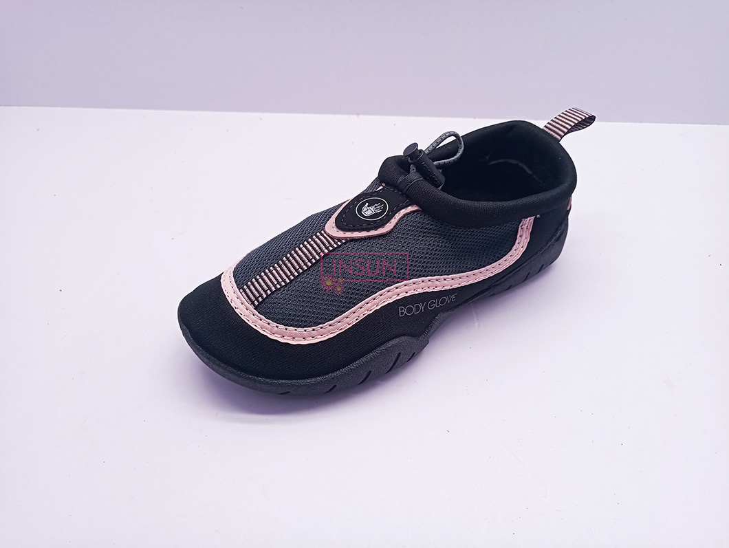 AQUA SHOES