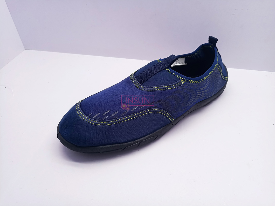 AQUA SHOES