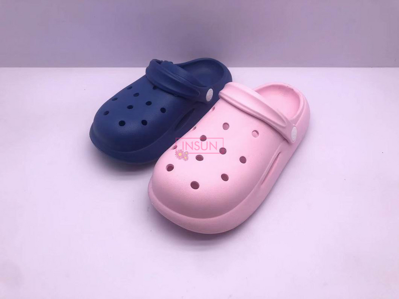 CHILD CLOGS