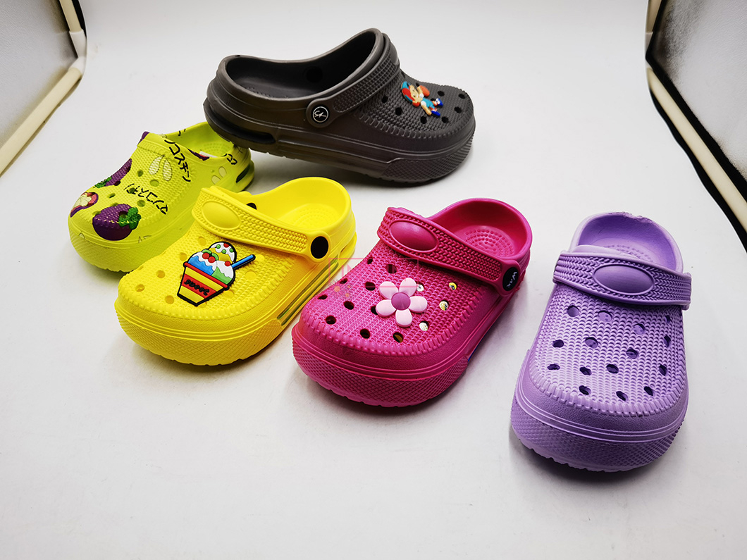 ADULT CLOGS