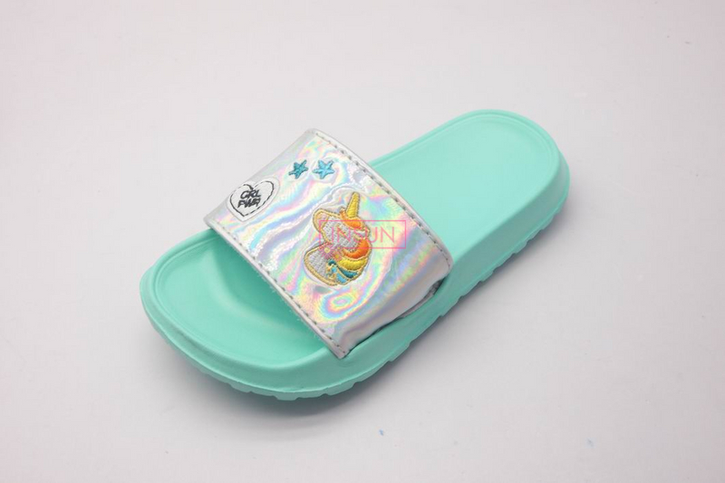 INJECTION SLIDE CHLID SLIPPERS