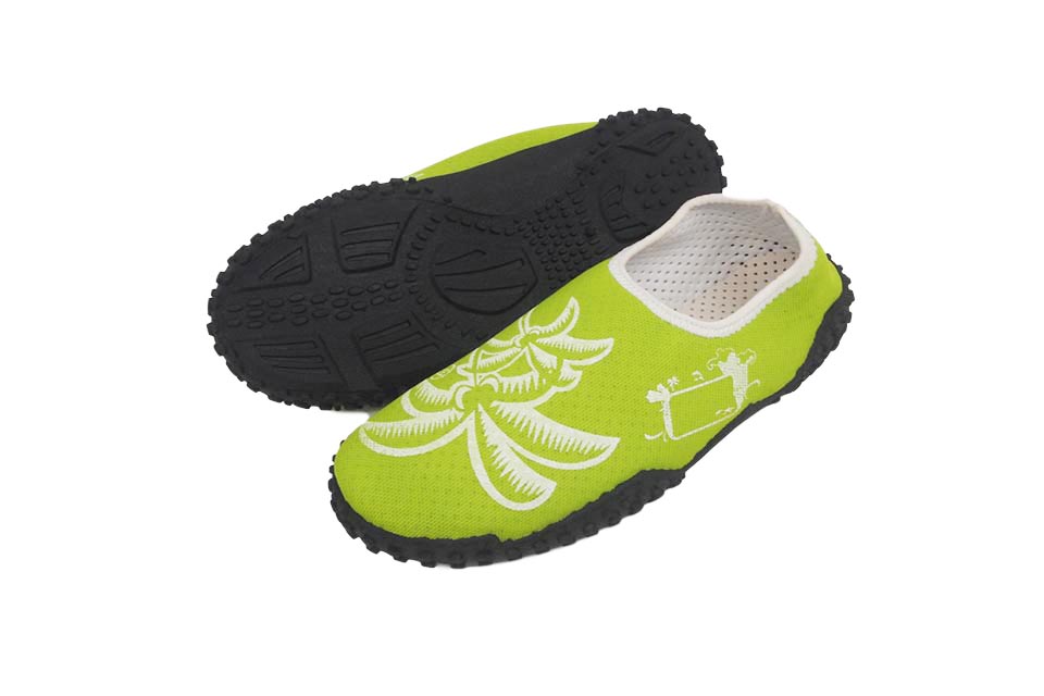 AQUA SHOES