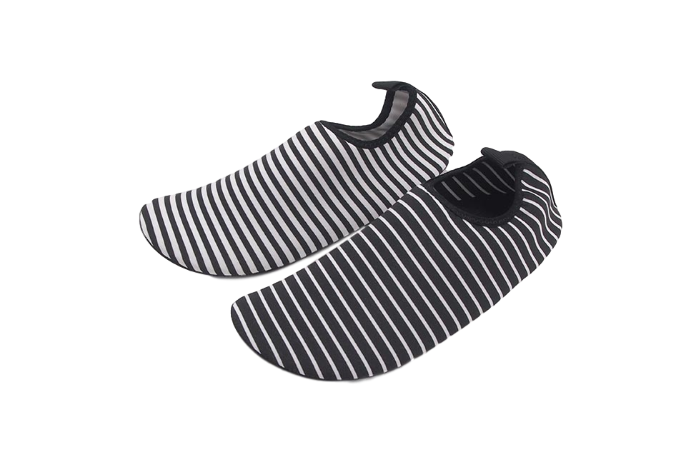 WATER SHOES