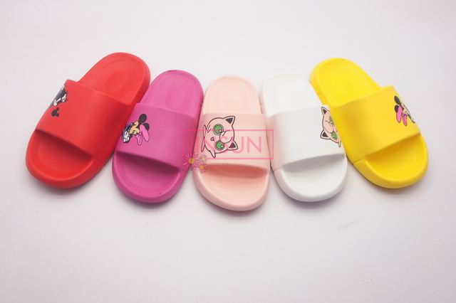 INJECTION SLIDE SLIPPERS