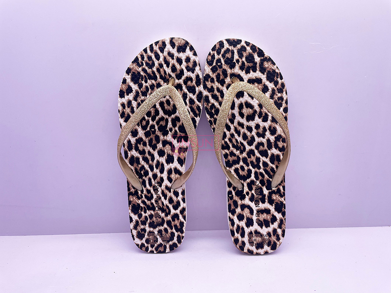 FLIP FLOPS