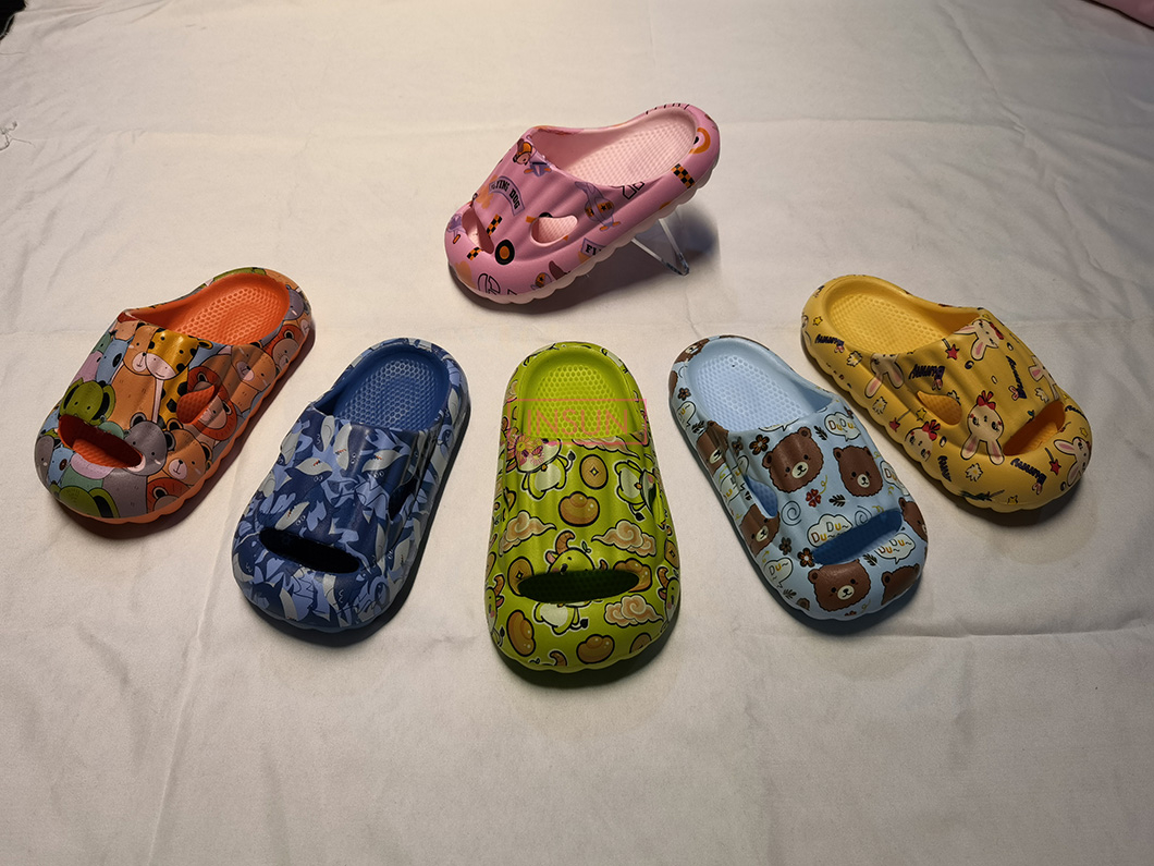 INJECTION SLIDE SLIPPERS