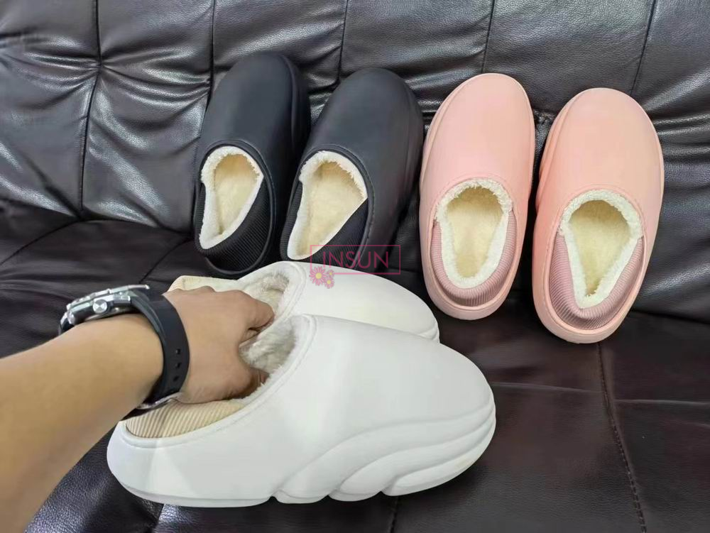 FUR SLIPPERS