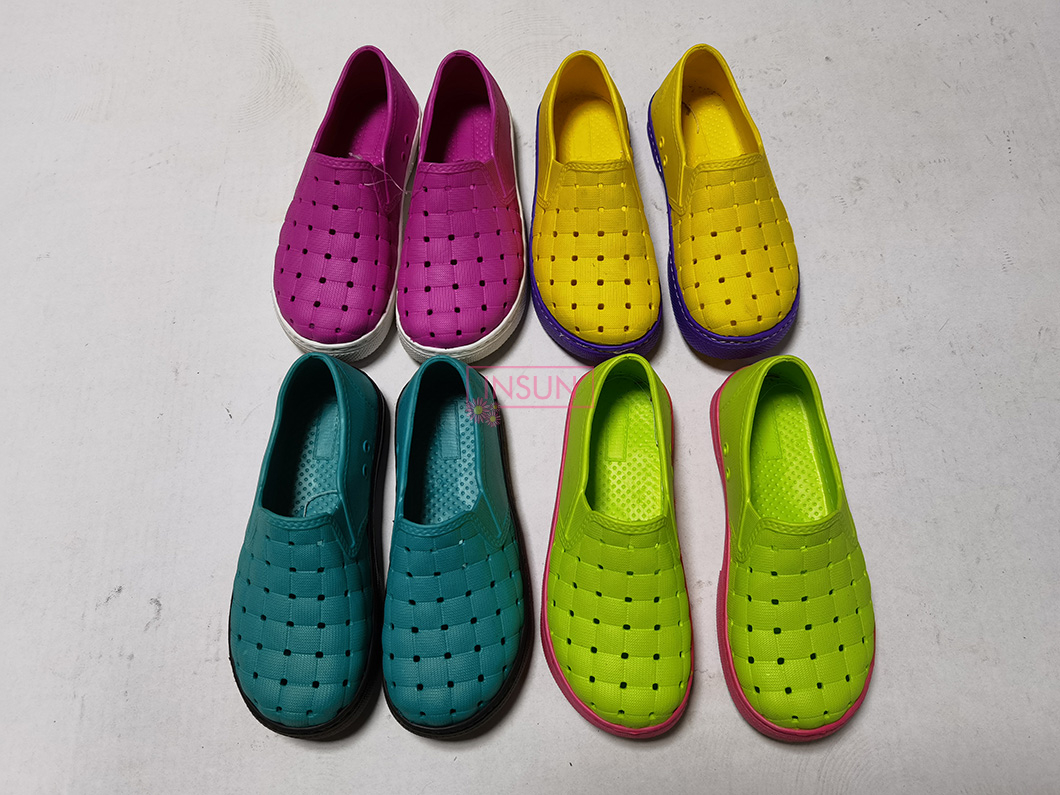 ADULT CLOGS