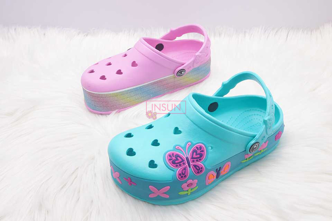 CHILD CLOGS