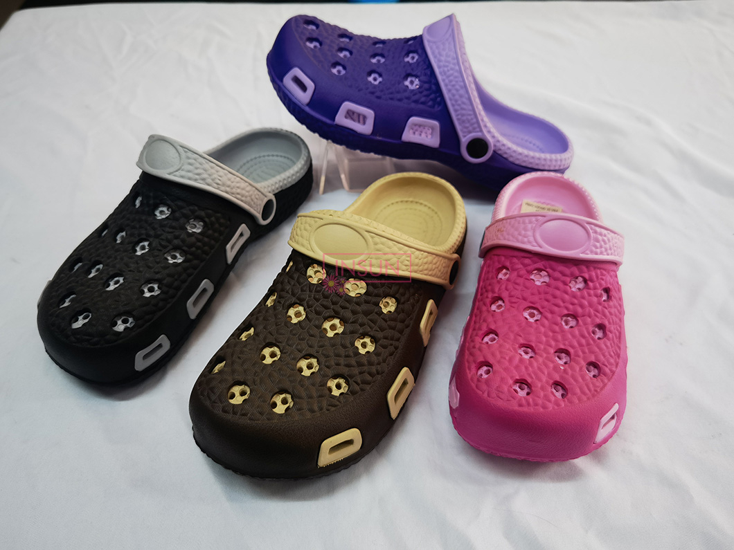 CHILD CLOGS