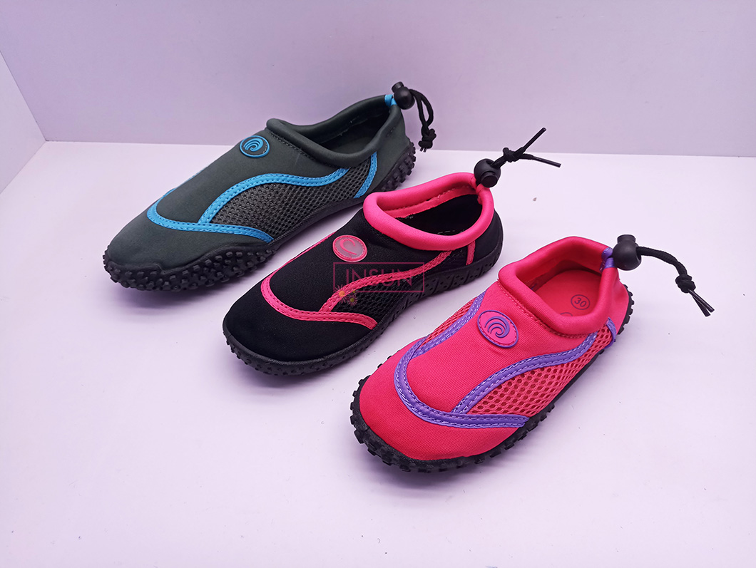 AQUA SHOES
