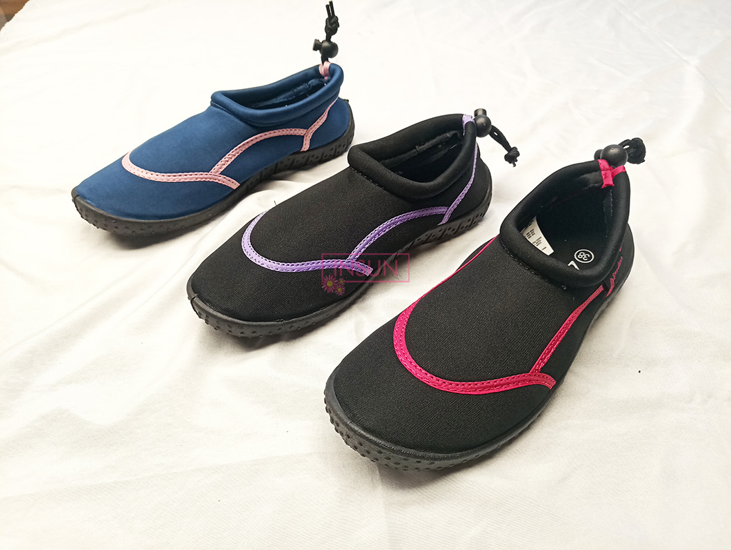 AQUA SHOES