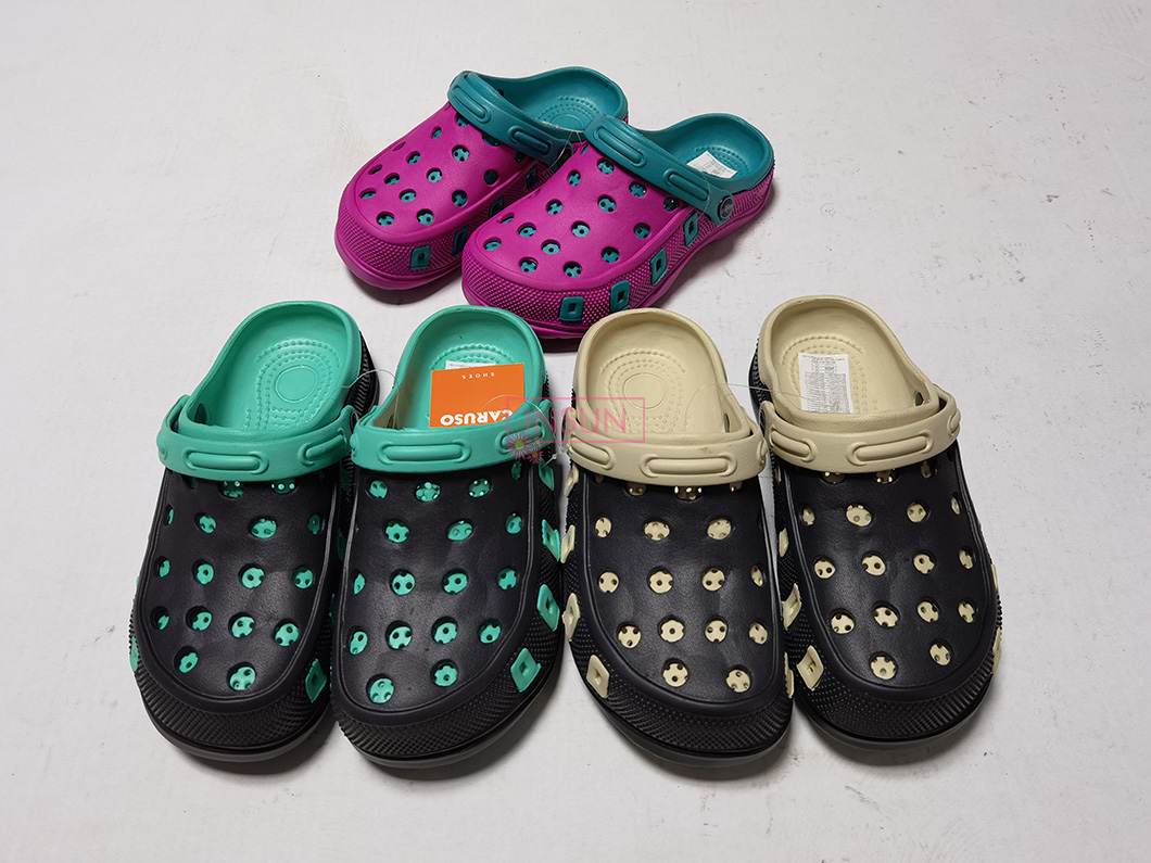 ADULT CLOGS