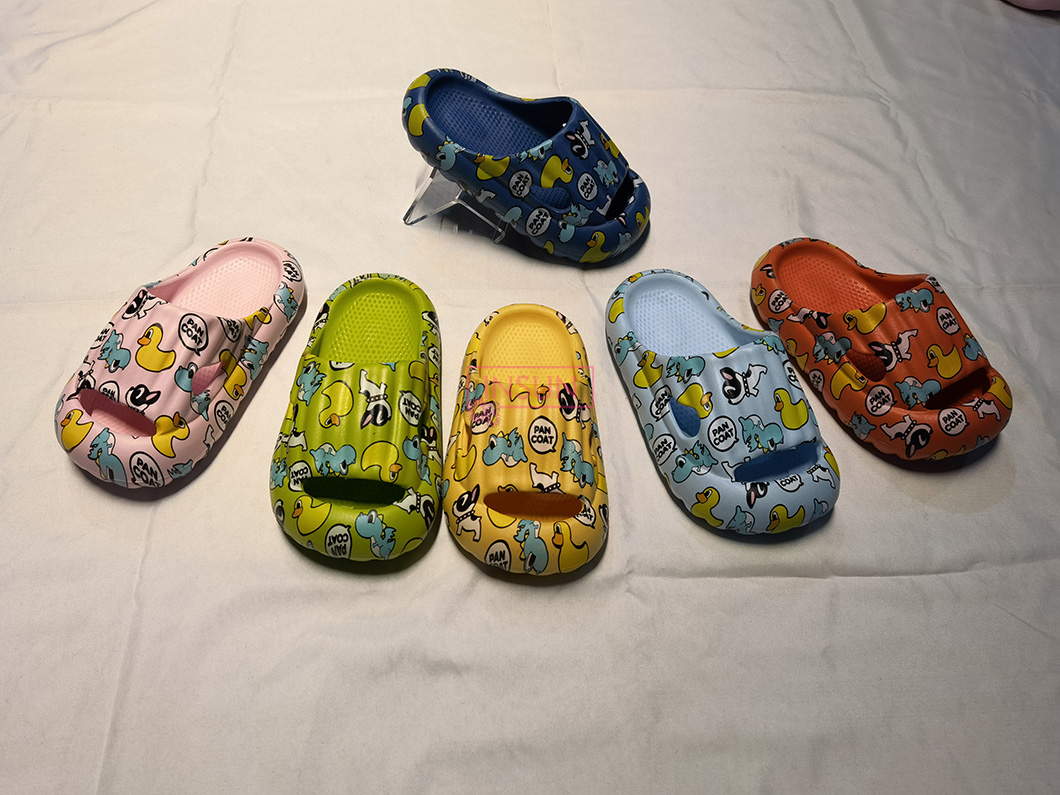 INJECTION SLIDE SLIPPERS