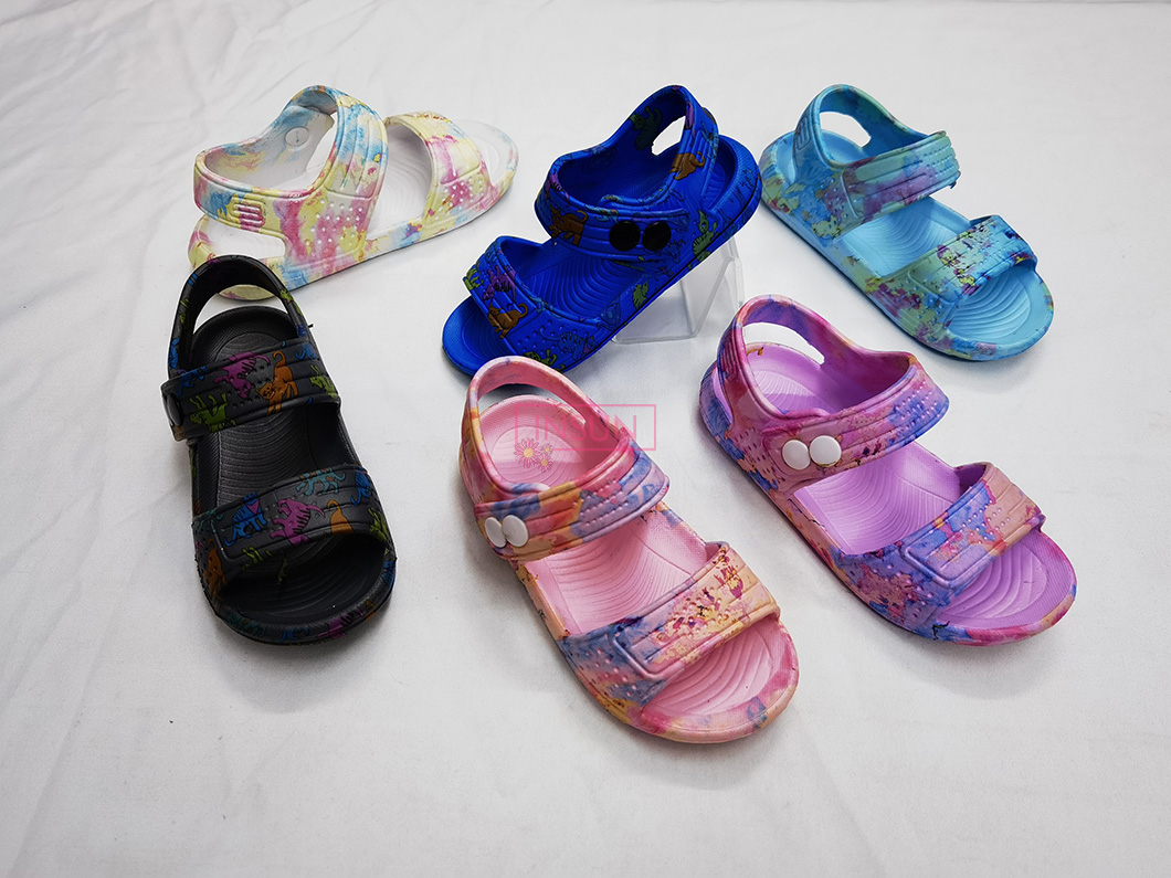 CHILD CLOGS