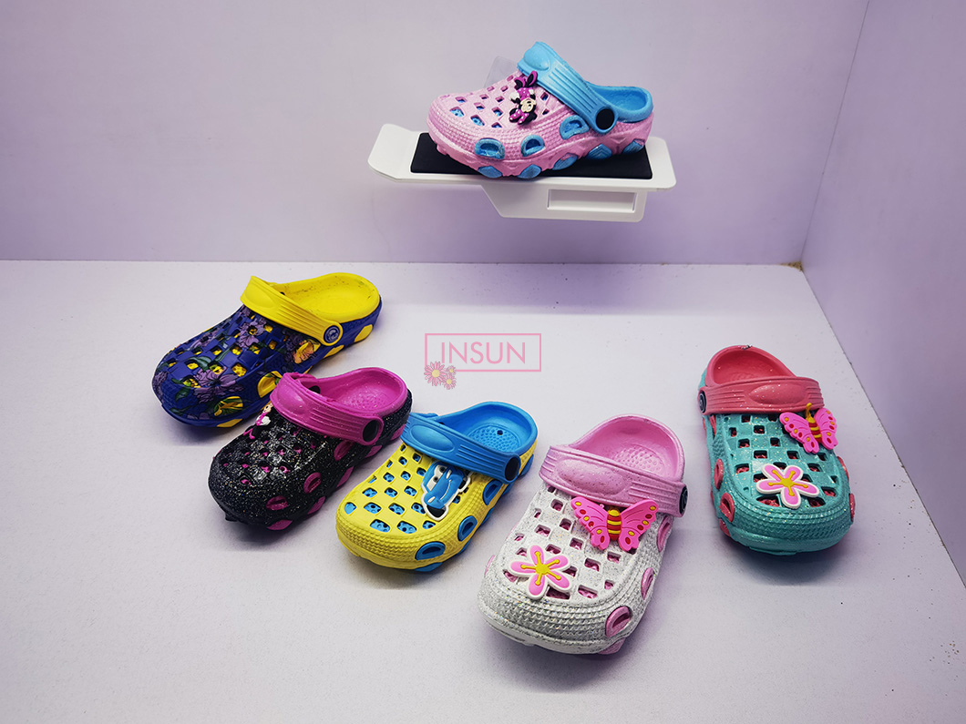 CHILD CLOGS