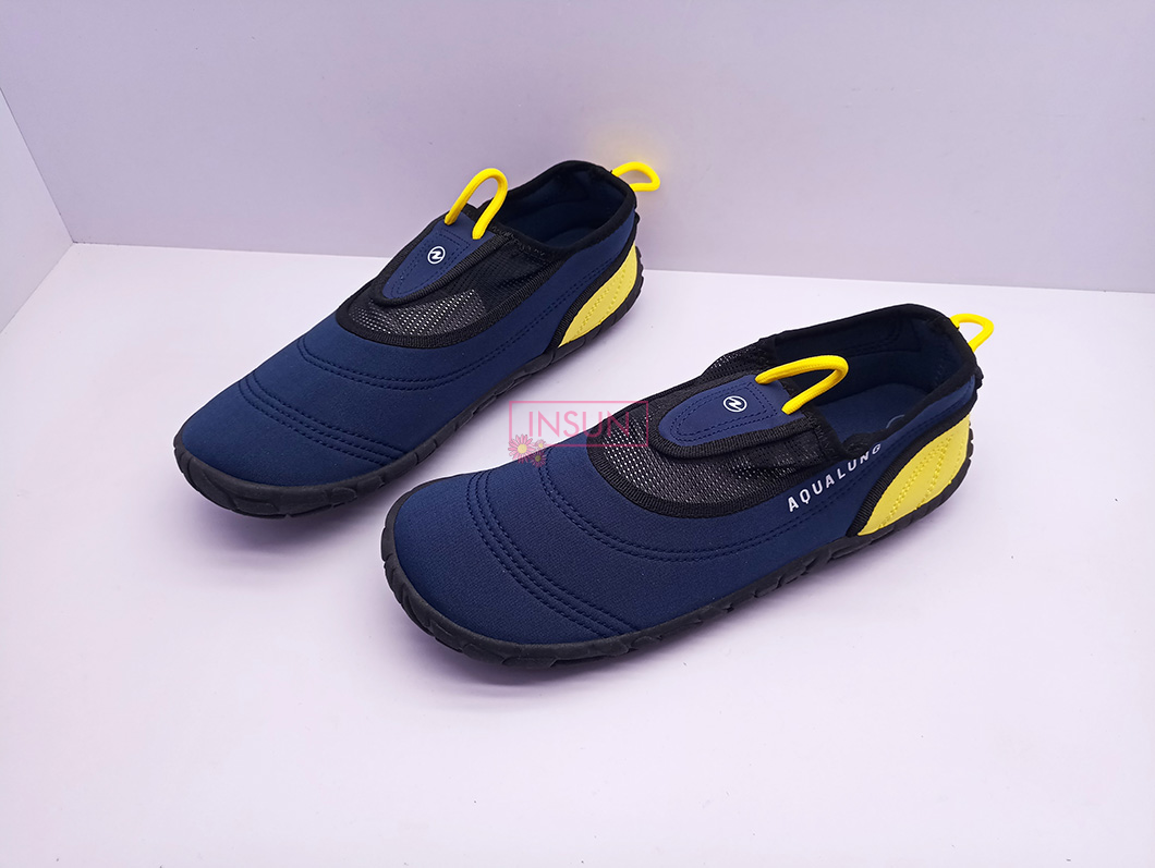 AQUA SHOES