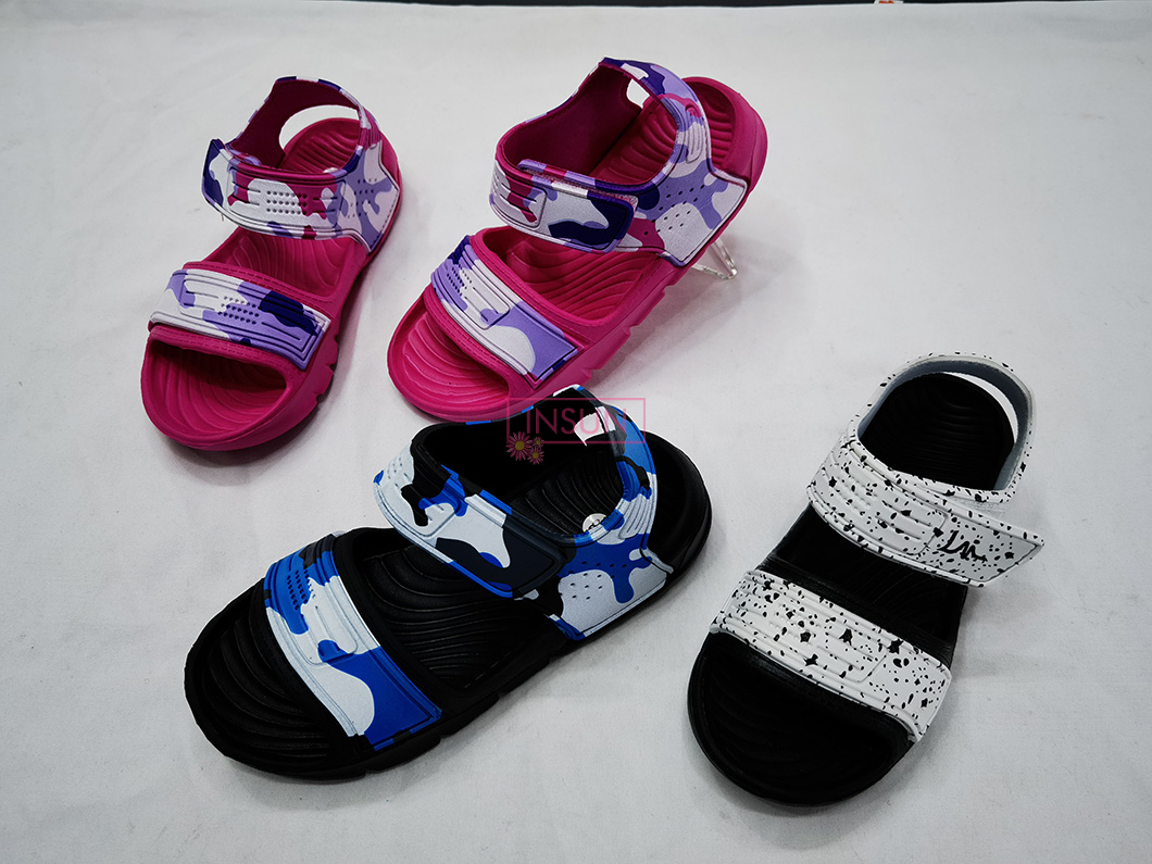 CHILD CLOGS