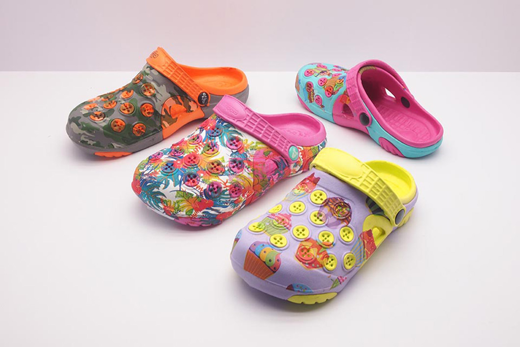 CHILD CLOGS