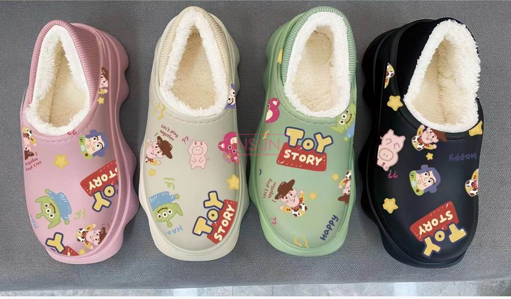 FUR SLIPPERS